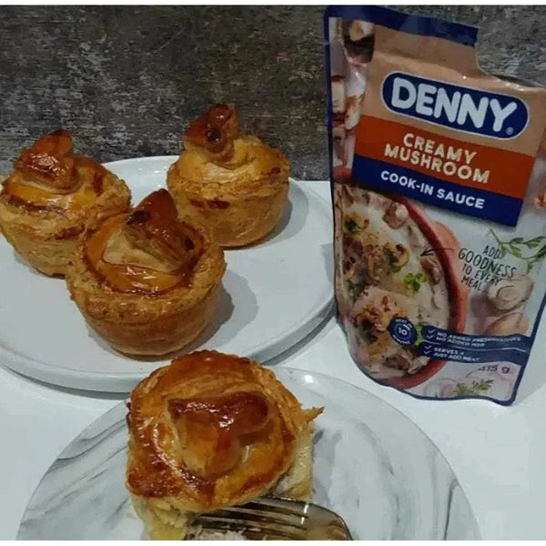 Denny Cook-in Sauce Creamy Mushroom 415g jar with mushrooms and creamy texture