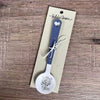 Enamel sugar spoon with wooden handle and Fijnbos laser engraving