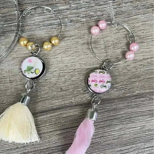 Set of 6 John Deere wine glass charms with varying colors, approx 1.5cm charms and 4cm rings