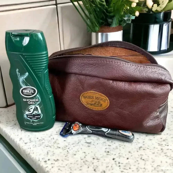 Woesmooi Genuine leather brown shaving bag for men with vintage style and compact design